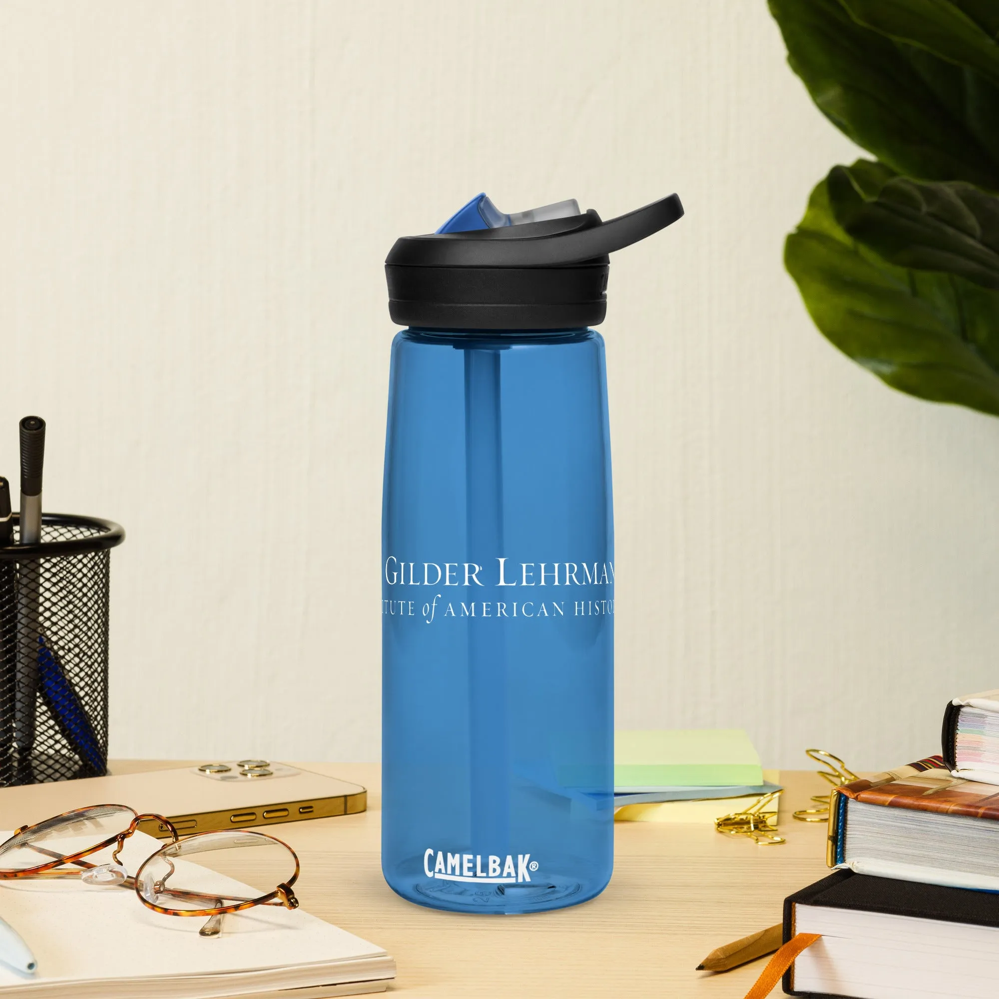 Gilder Lehrman Institute logo (water bottle)