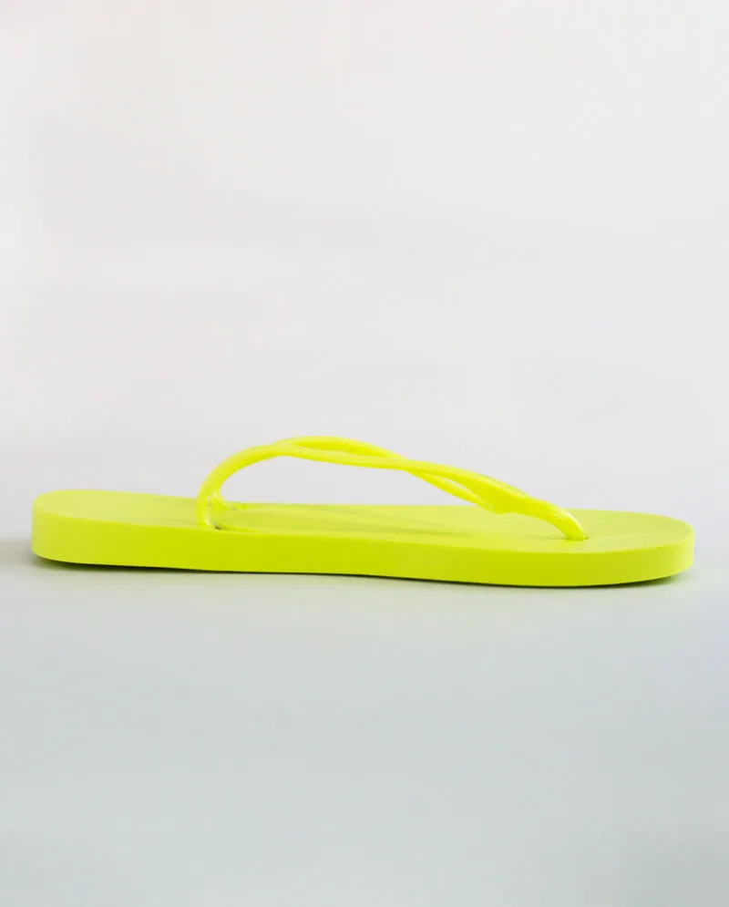 IC GURL - Women's Bright Summer Beach Flip Flops